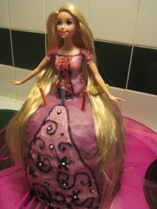 Tangled Rapunzel Cake