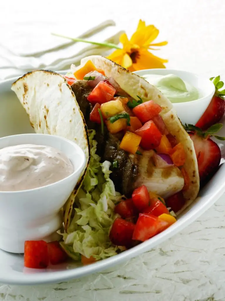 grilled fish tacos with strawberry salsa