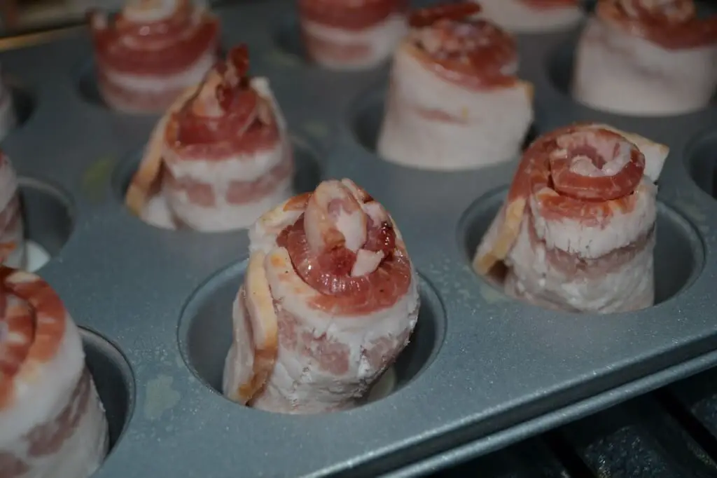 making bacon roses