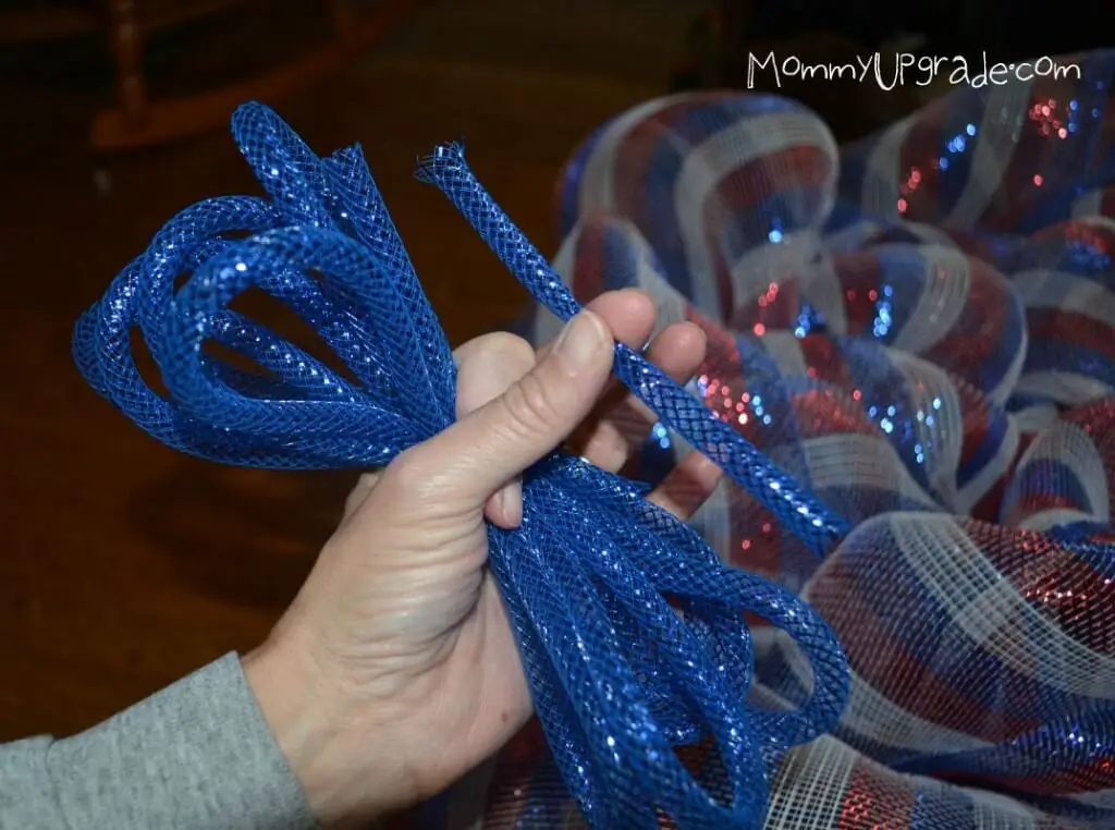 how to make a july 4th deco mesh wreath