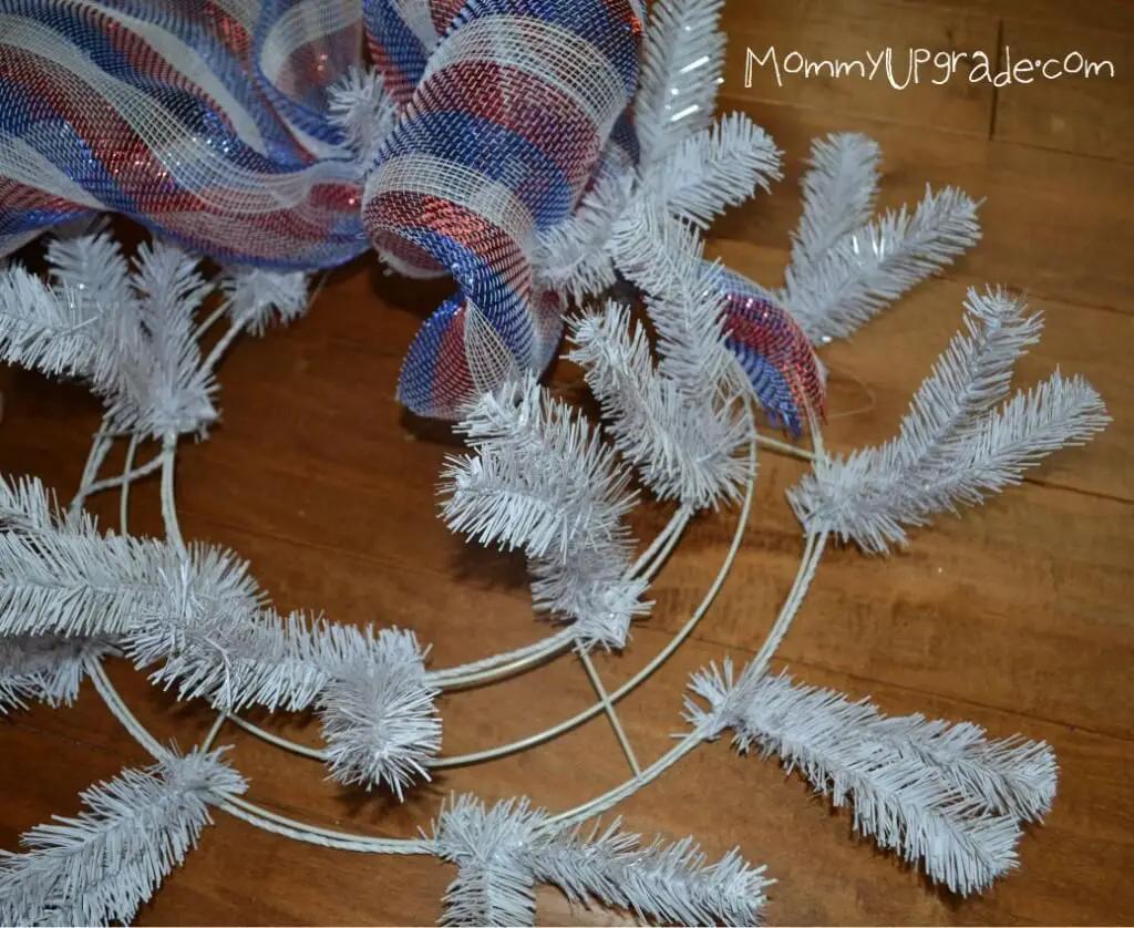 flagwreath4 how to make a july 4th deco mesh wreath