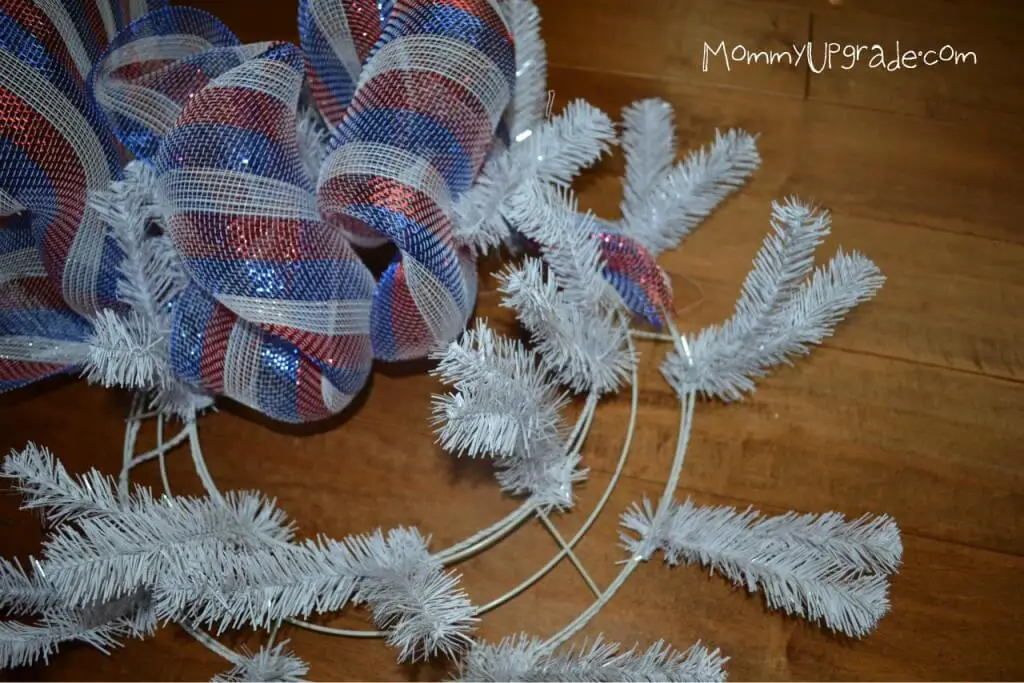 flagwreath5 how to make a july 4th deco mesh wreath