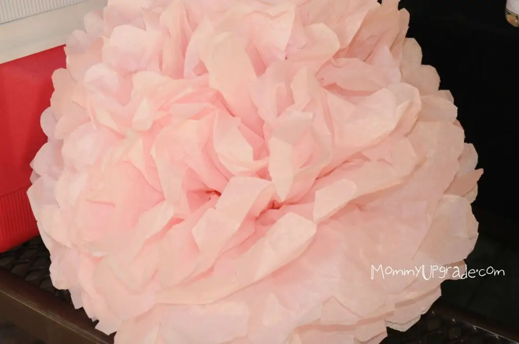 how to make tissue paper pom poms