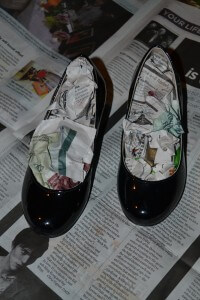 how to glitter shoes