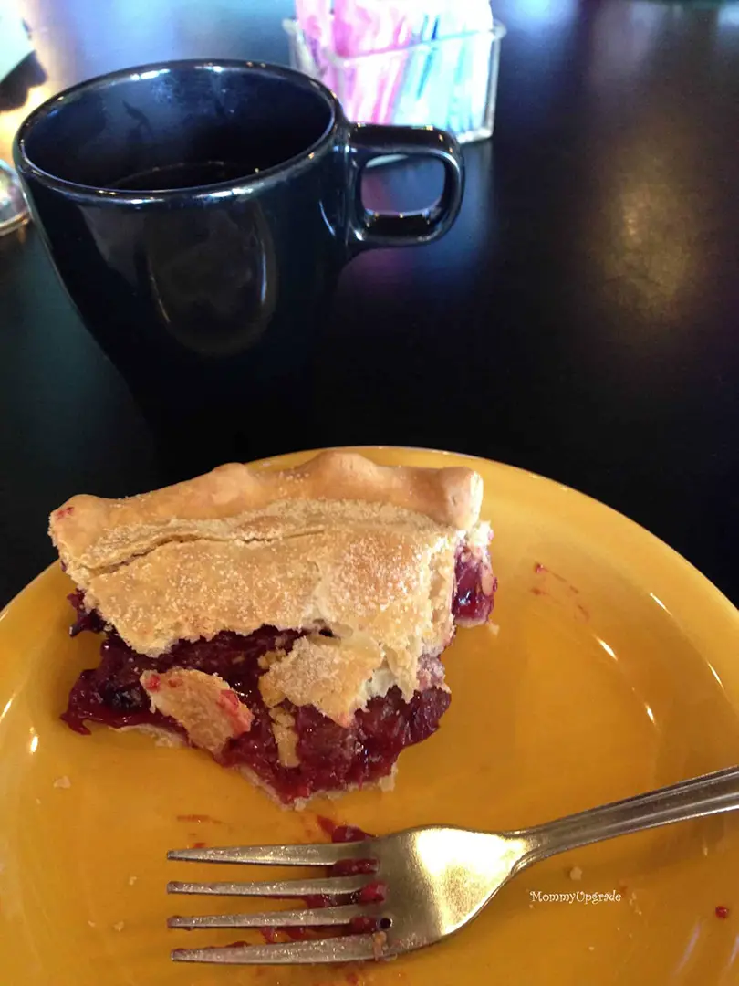 the every berry pie from pie peddlers in glen rose texas fruit pie heaven at pie peddlers