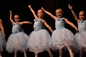 little ballerinas - Dance Mom 101