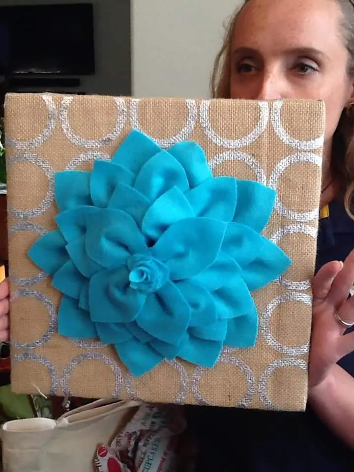 felt and burlap flower tile