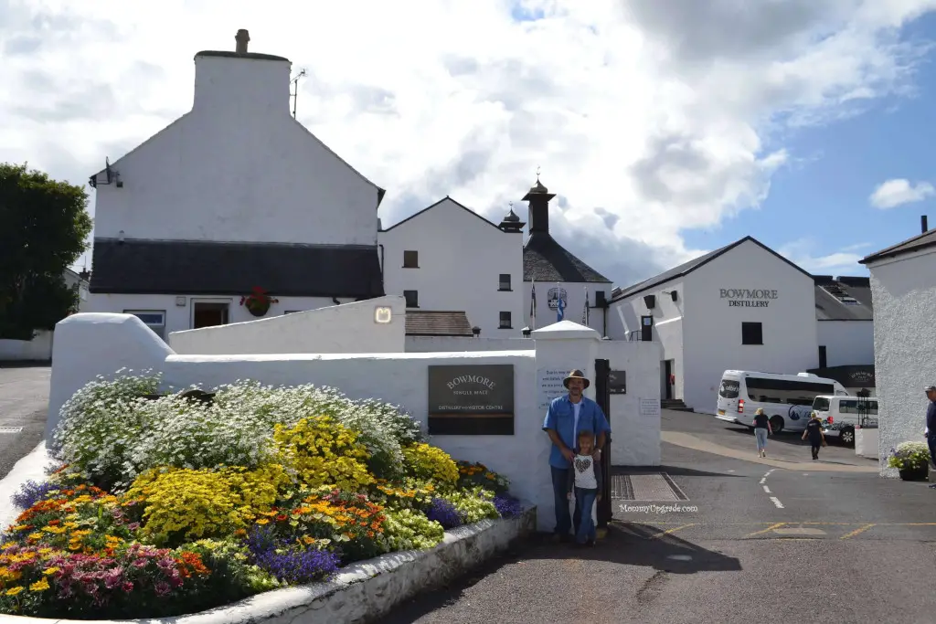 bowmore entrance