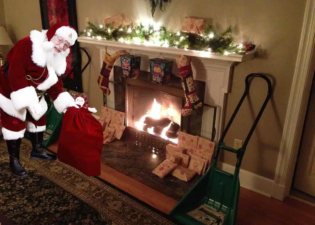 11590402666_5abd3318b9_b i caught santa photos1