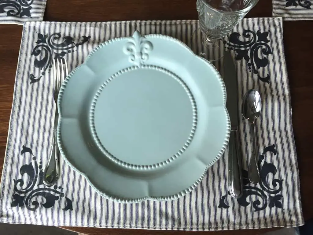 optical illusion placemats