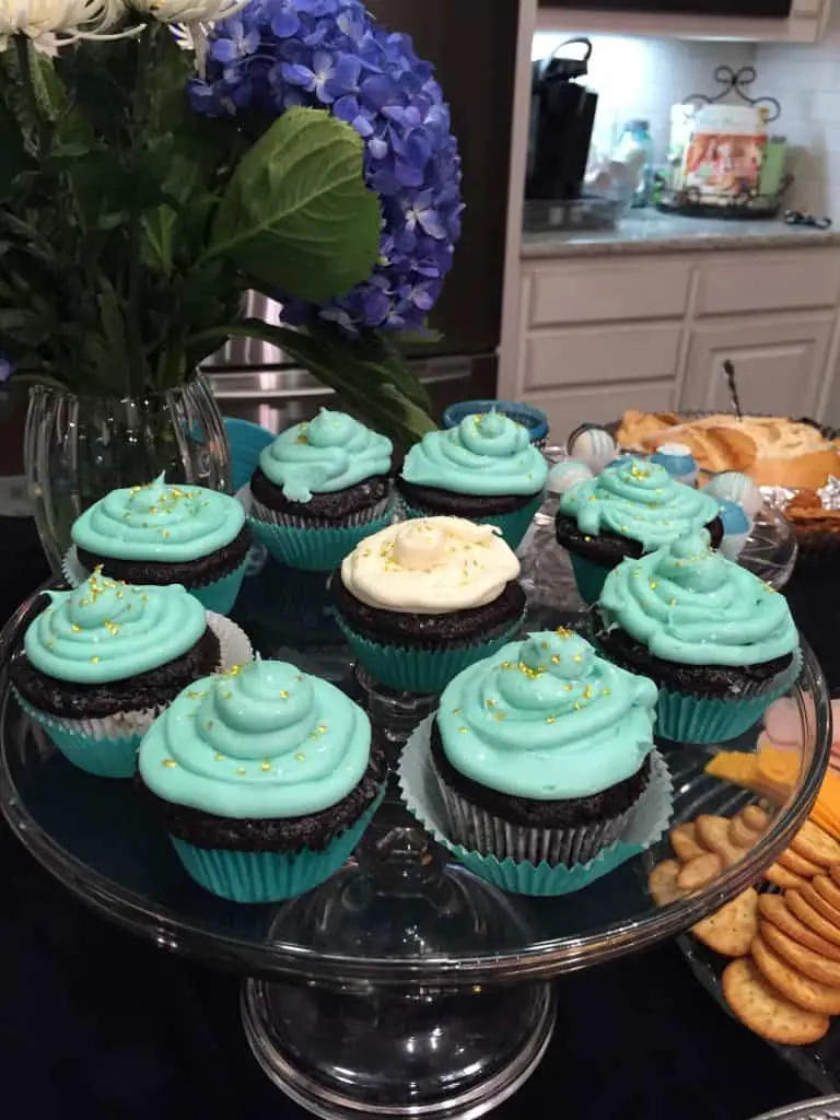 cupcakes for breakfast at tiffany's party