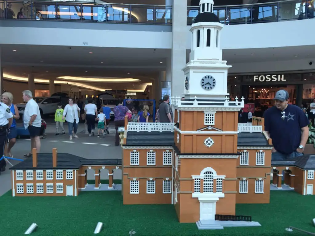 Independence Hall LEGO Americana Road Show