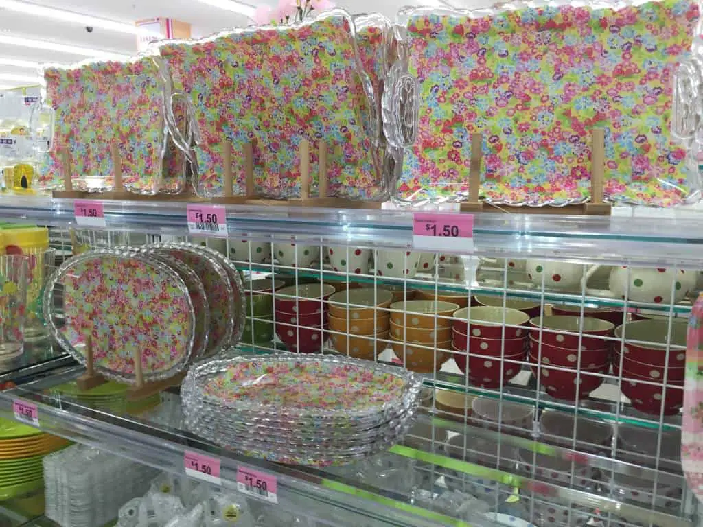 sweet floral trays from DAISO