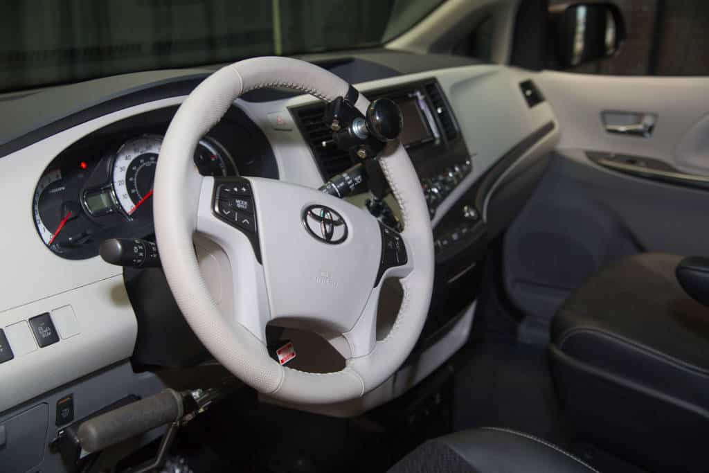 Toyota hand controls abigailvan-30-2_Inside the Van Toyota hand controls abigailvan-30-2_Inside the Van