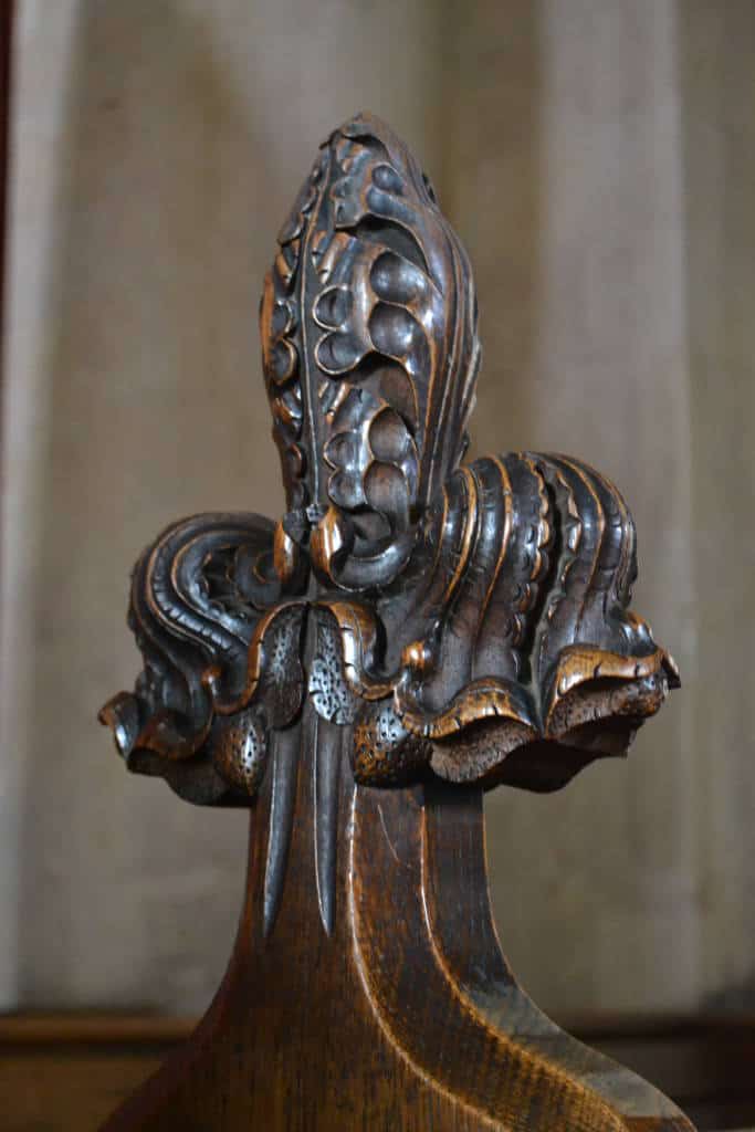 pew finial