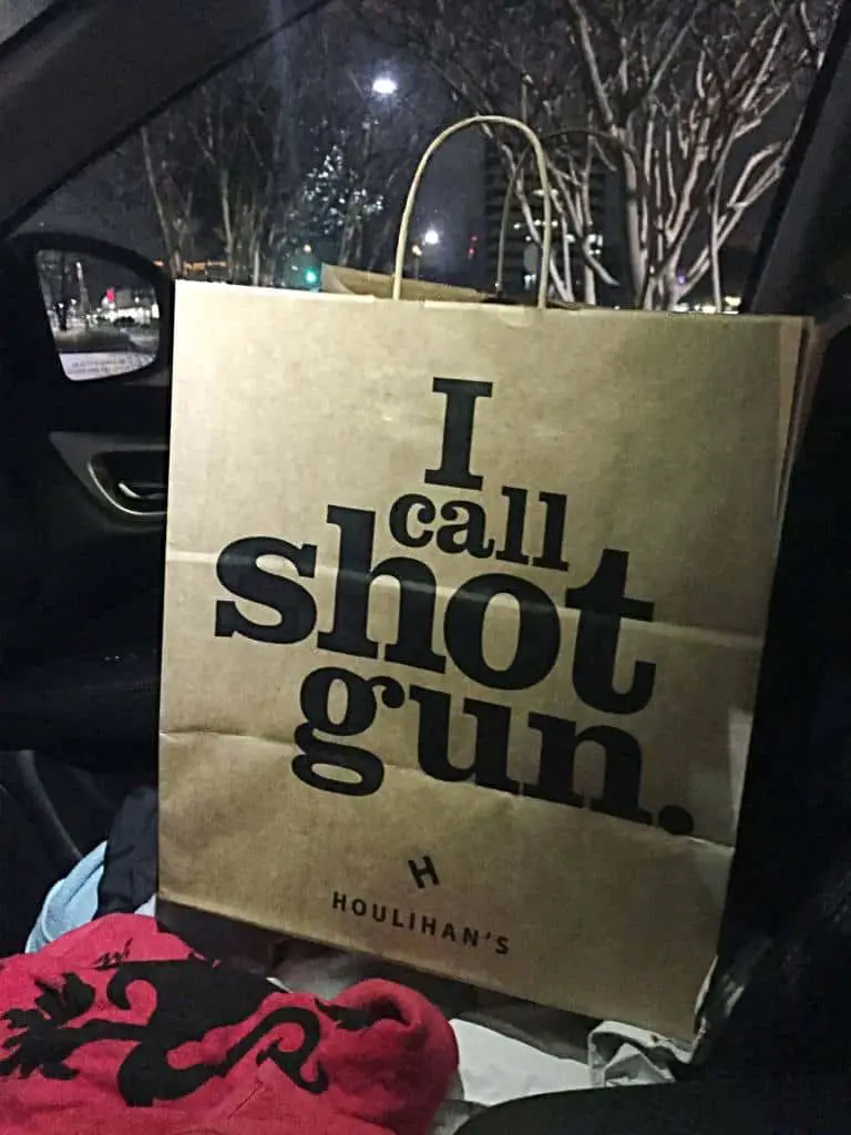 houlihan's take out bag