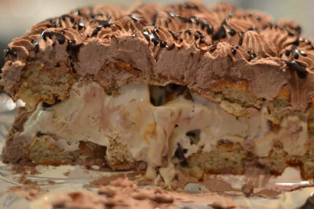 sliced gelato cookie cake