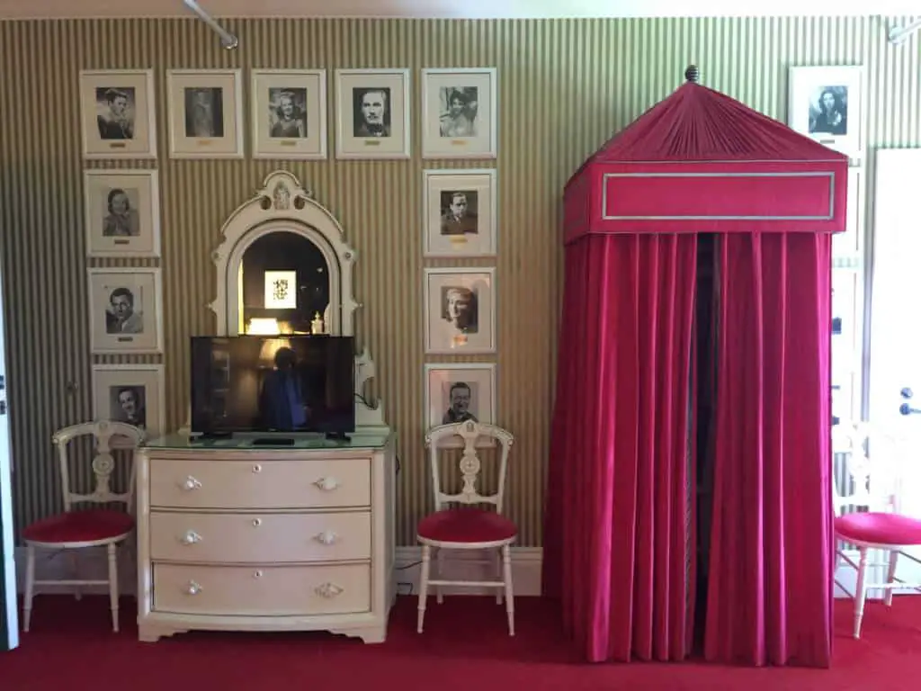 closet in the hollywood suite at grand hotel