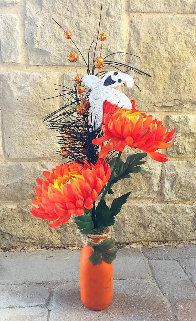 halloween decoration with bottle in balloon