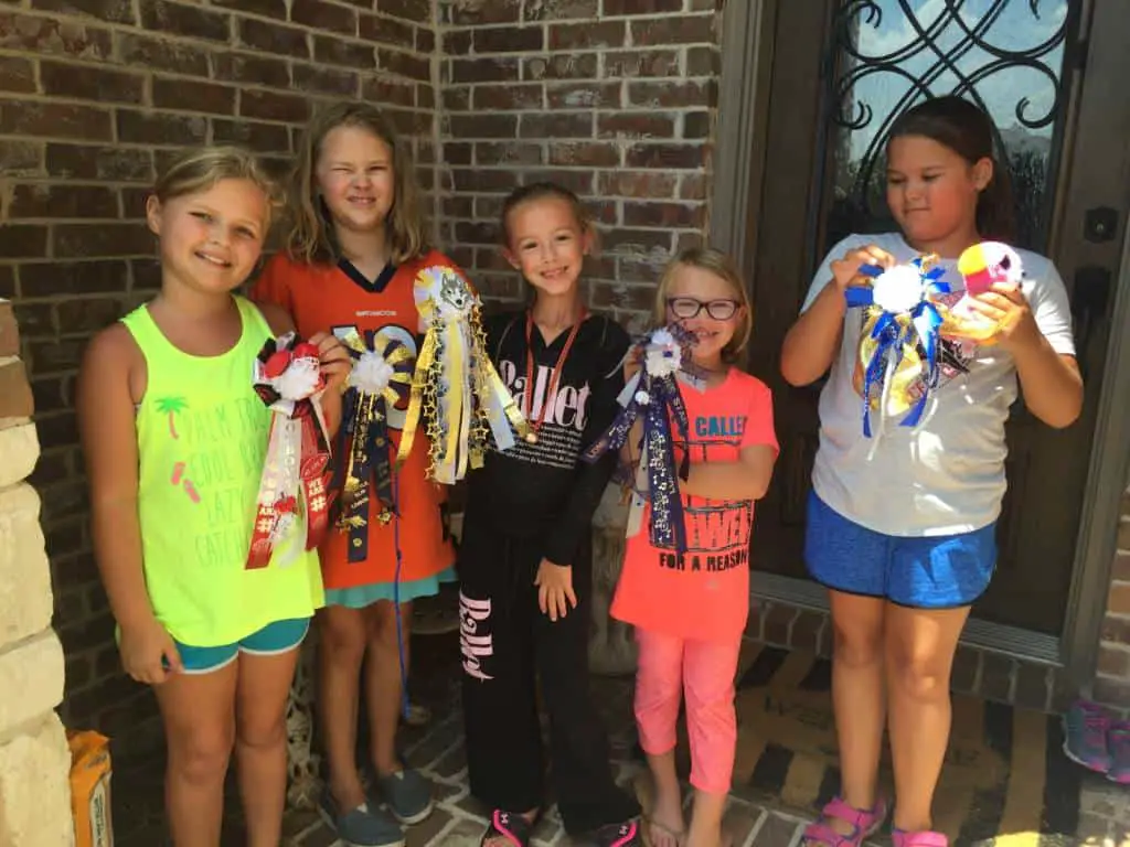 girl scouts making mums