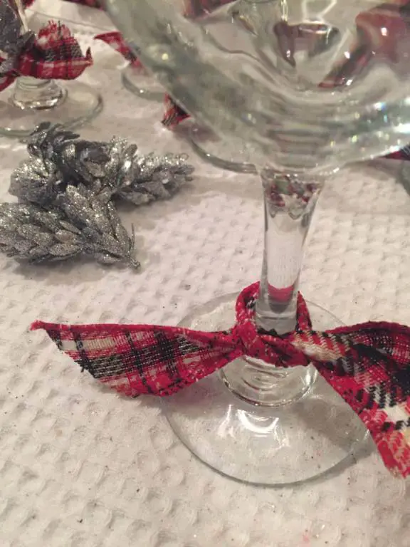 making wine glass favors