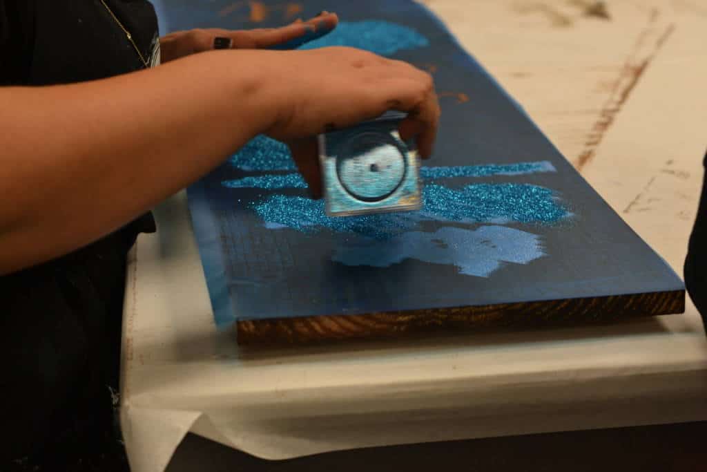 putting glitter putting glitter