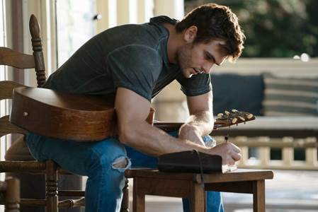 alex roe in forever my girl alex roe in forever my girl