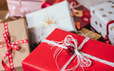 15 Ways to “Give Back” During this Holiday Season