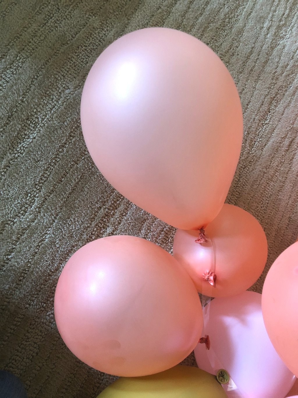 DIY Balloon arch on a plastic strip