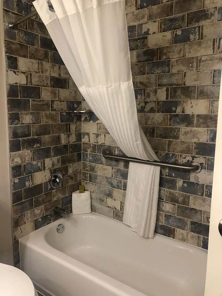 Don Fernando Hotel room bath Don Fernando Hotel room bath