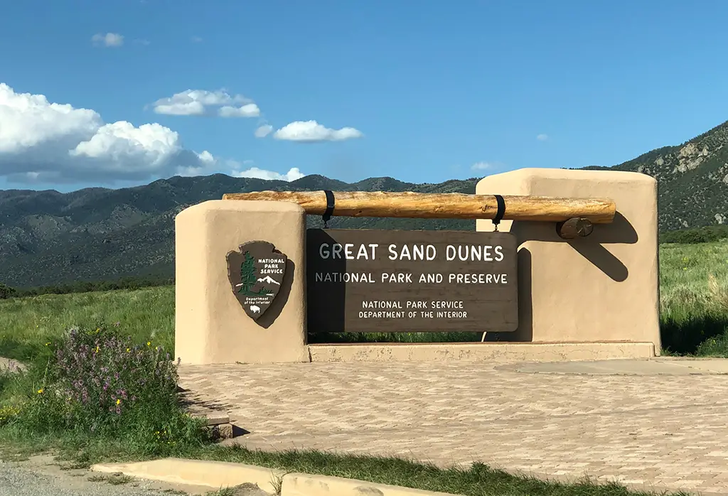 great sand dunes entrance