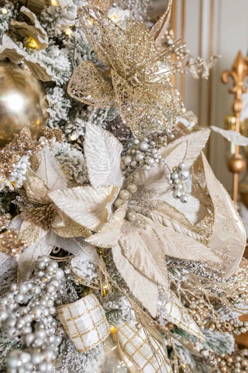 natural-elegance-tree-decor neutral tree decor