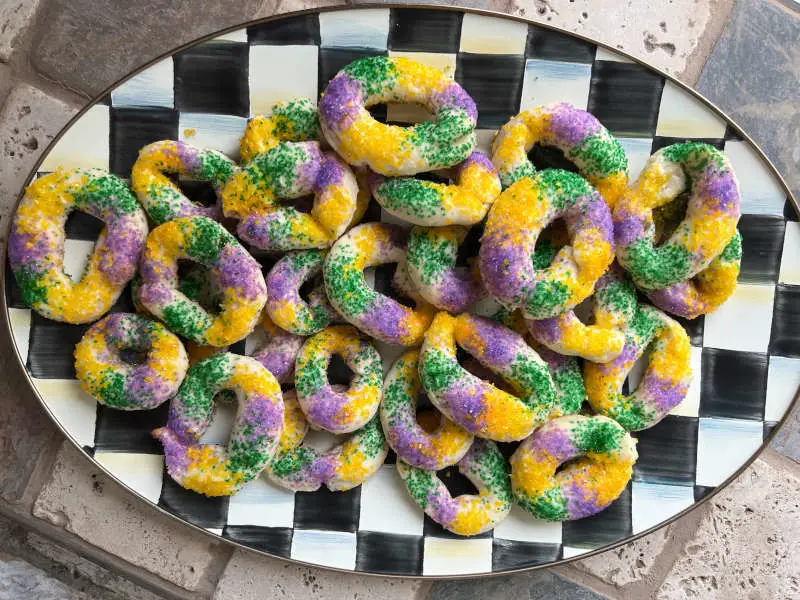 mardi-gras-cookies-plate Mardi Gras King Cake Cookies on Plate