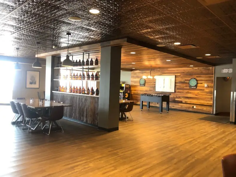 ridgeline-hotel-lounge Latititude 105